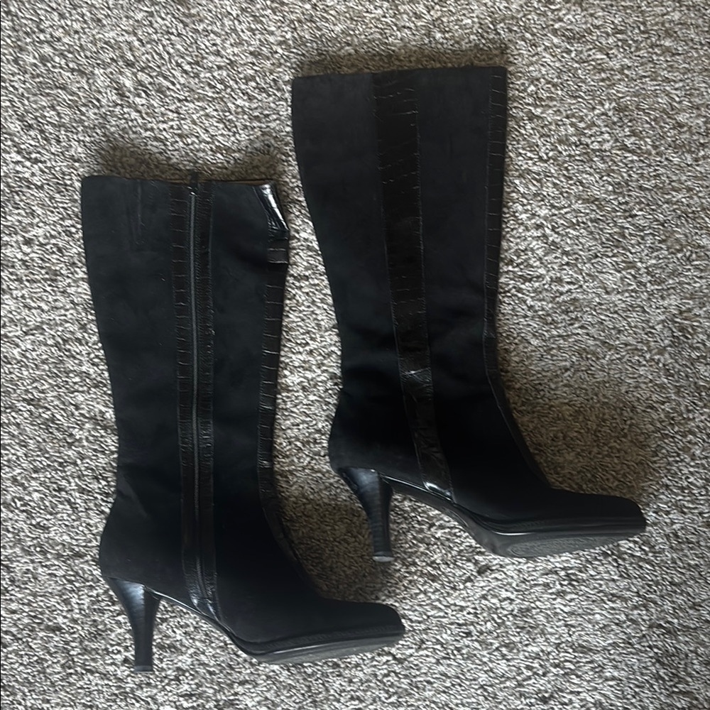 Black Knee-High Boots!